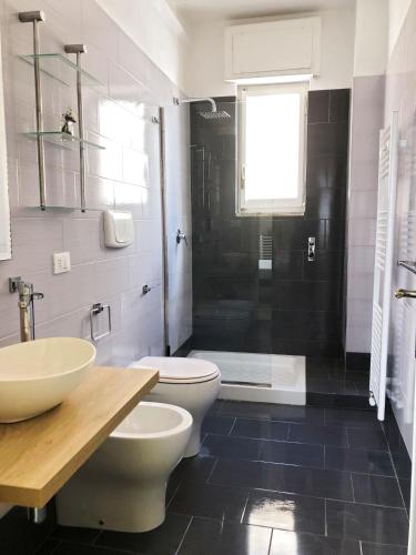 L'Attico di Piazza Mazzini Rooms - image 13