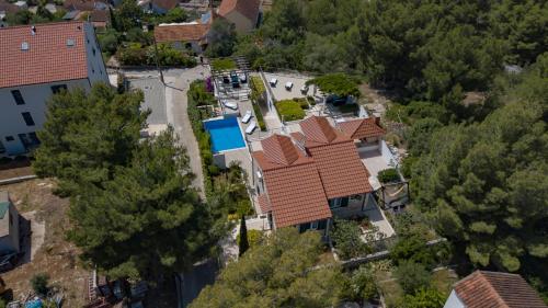  Villa Julia 16 people in Milna