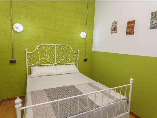 New room for 2 in center