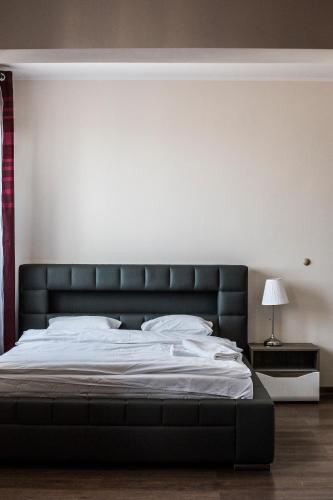 Senator Warsaw Apartments - image 6