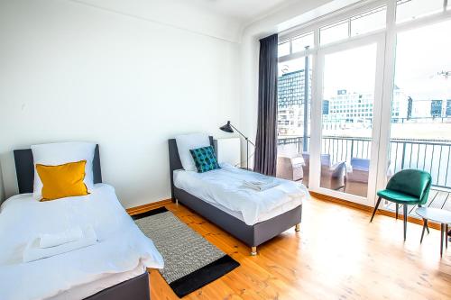 Family-friendly Waterfront Loft, 3 Bedrooms, 130 m2 666m von FritzClub im Postbahnhof entfernt