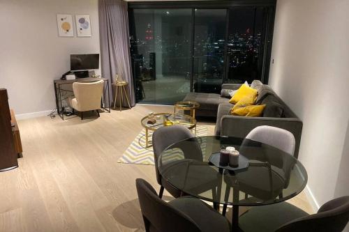 Luxury Condo In The Heart Of London, , London