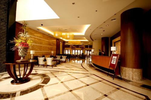 Lobby, The Avenue Plaza Hotel in Naga City