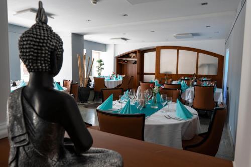 餐廳, SWISS HOTEL LA COURONNE in 阿旺什