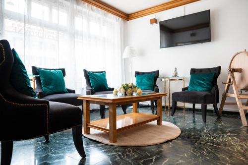 大堂, SWISS HOTEL LA COURONNE in 阿旺什