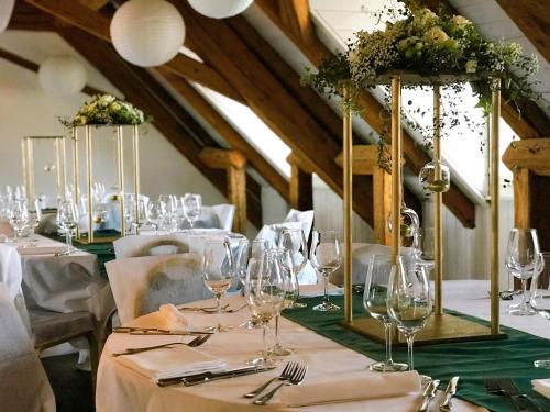 餐廳, SWISS HOTEL LA COURONNE in 阿旺什