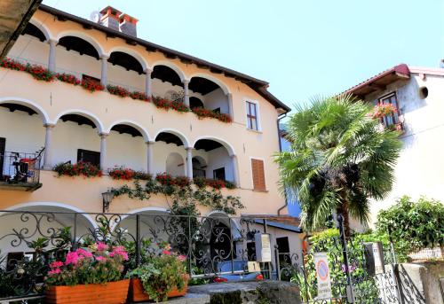  Casa Colonne Fiorite in Cannobio