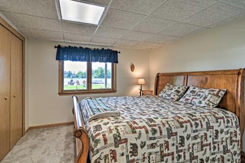 Lakefront Cottage with Deck and July 3 Firework Views! - image 14