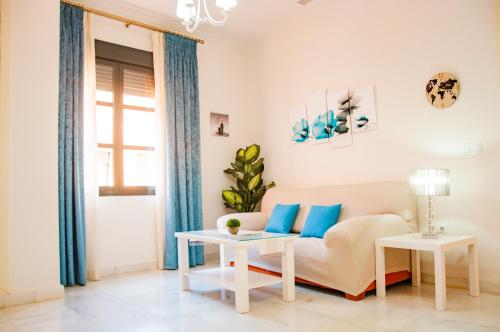 Alohamundi Zaragoza III, Seville