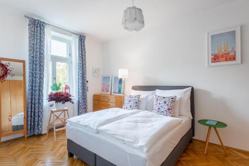 *SUNNY and STYLISH* Apt with BALCONY near TV Tower, Praha (fotografie 3)