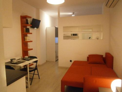 One-Bedroom Apartment image 8