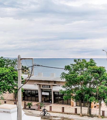 B12 new & modern seafront apartment - Άβαντας
