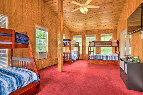 Grand Rogers Lake Home with Game Room and Scenic Views in Rogers, USA