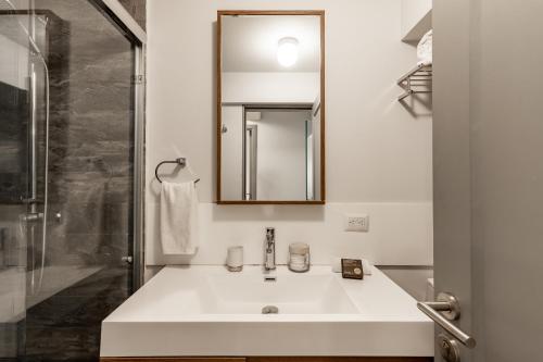 Hi Tech, Private 1 br in La Condesa with Terrace