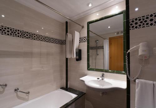 Hotel Apartamentos Bajondillo - image 14