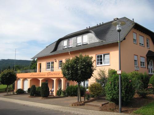 Landhaus Goeres - Apartment - Briedel