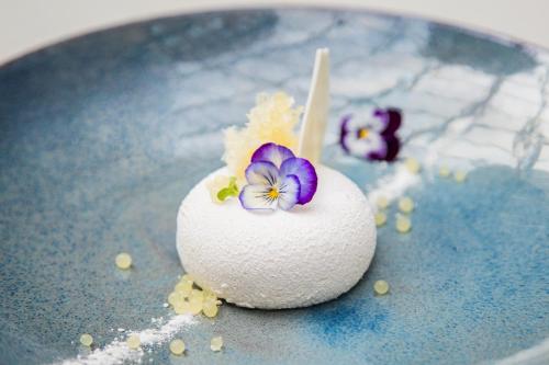 Kimpton Gray Hotel Chicago by IHG