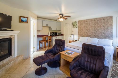 Andril Fireplace Cottages Room Type -  King Bed Unit