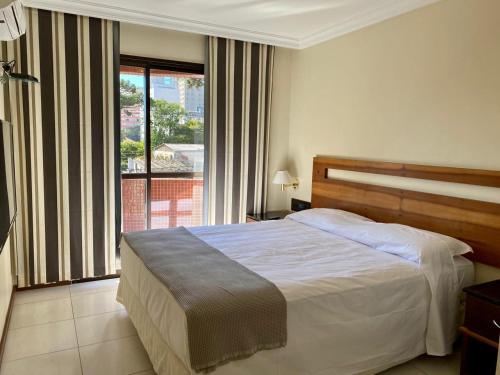 1 double bed, 2 twin beds