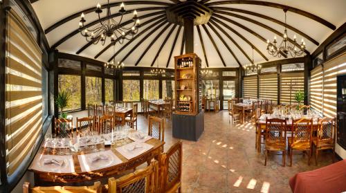 Restaurante, Hotel Cornul Vanatorului in Pitesti