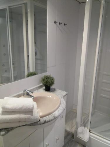 Marbella House Apartamento Duplex 30 - image 12