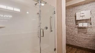 Best Western Plus Novato Oaks Inn Room Type - King Room with Bath Tub - Disability Access/Non-Smoking 