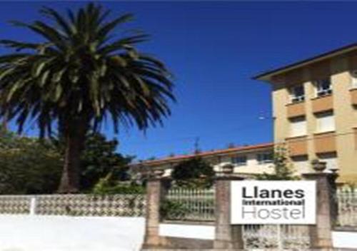 Exterior view, Llanes International Hostel in Llanes