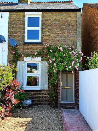 Smugglers Cottage Holiday Home, , Kent