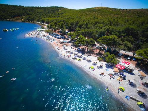 Apkārtne, Villa VINE - new luxury holiday house in a green oasis in Manjadvorci
