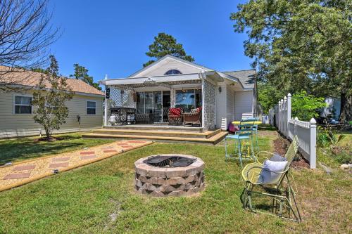 . Riverfront Cottage: Fire Pit & Kayaks