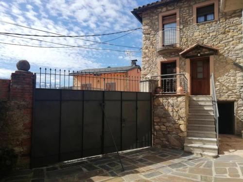  4 bedrooms house with terrace and wifi at Prullans, Unterkunft in Prulláns