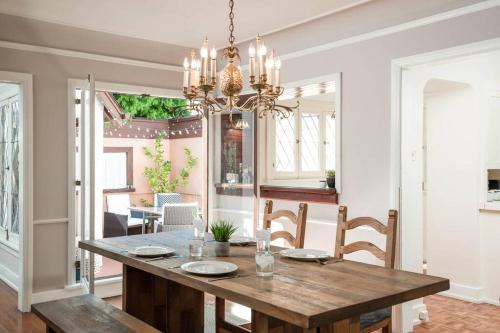 HOLLYWOOD - KING BEDS - LARGE PATIO in Los Angeles, USA