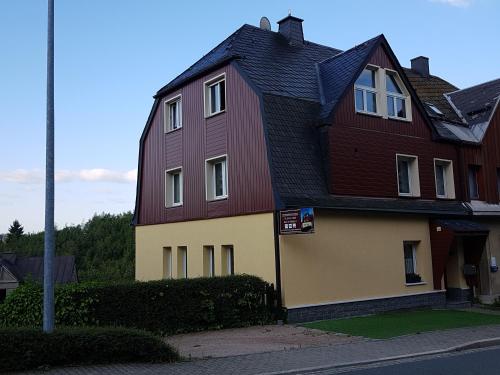 Ferienwohnung mit Garten und Spielplatz