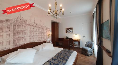 Panorama Double or Twin Room with Balcony and Lake View room in International au Lac Historic Lakeside Hotel
