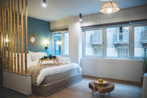 Rooster Suites, Athens
