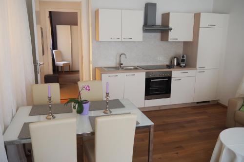 Kitchen, Weghuberhof Ferienwohnungen in Semmering