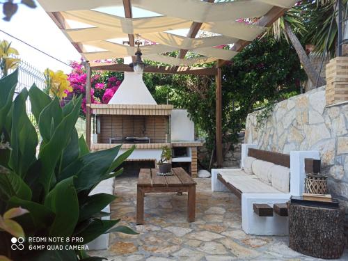 Bourbos Summer Rooms - image 12