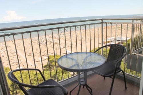 International Seaview Apartments 4