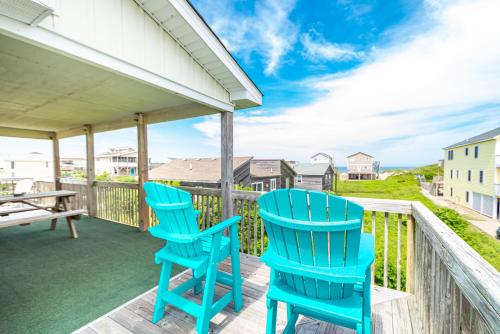 K1020 Angel's Nest. Quaint family home walking distance from the beach thumb 2