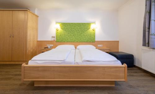 瑞特斯伍尔夫霍特尔酒店