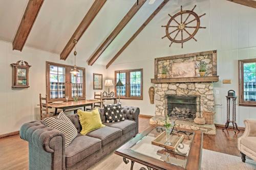 Cozy 2-Acre Historic Black Mountain Cabin with View! - image 2