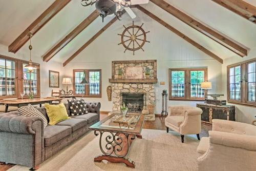 Cozy 2-Acre Historic Black Mountain Cabin with View! - image 4