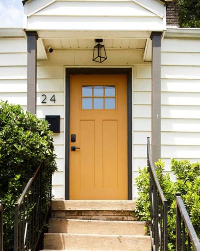 Modern, Pet-Friendly Retreat, Named Best BnB in Bham in Birmingham, USA