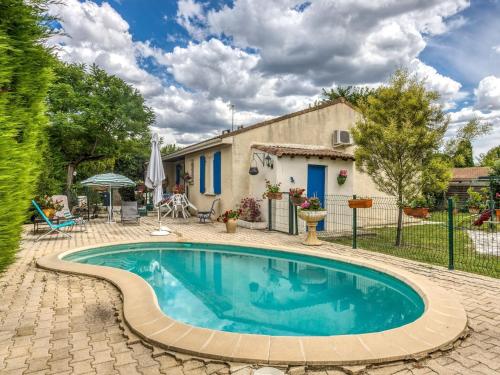 Pretty house with private fenced pool - Accommodation - Clarensac