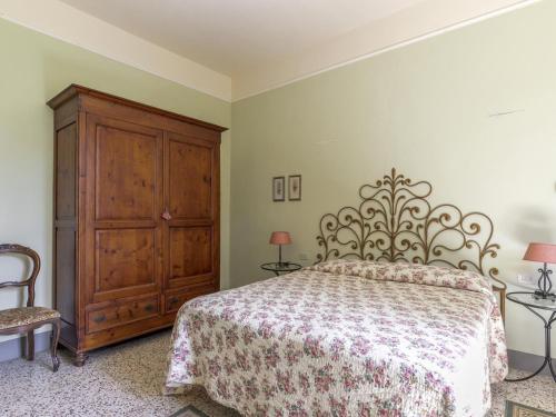 Holiday Home in Montopoli Valdarno with Pool