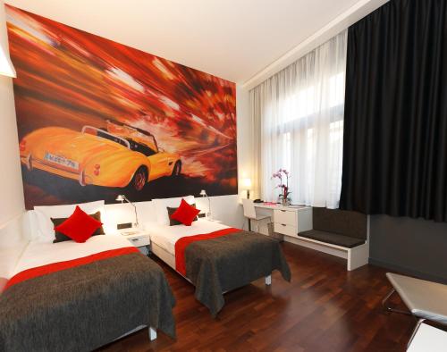 room detail thumbnail 1