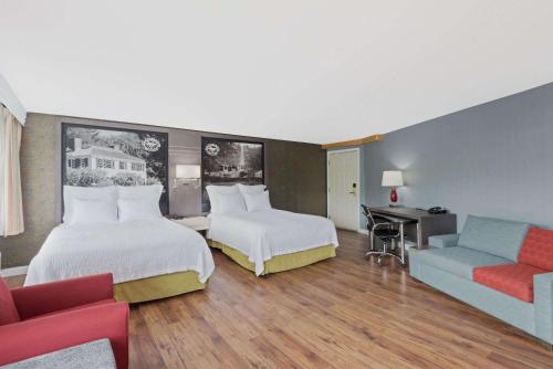 Super 8 by Wyndham Sturbridge Super 8 by Wyndham Sturbridge