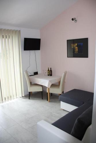 Apartments and rooms by the sea Zaklopatica, Lastovo - 994