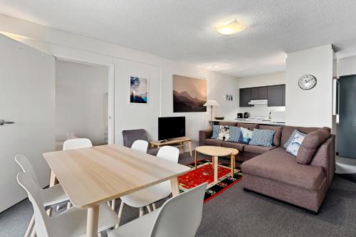 Two-Bedroom Apartment - Chalet Apartment 605