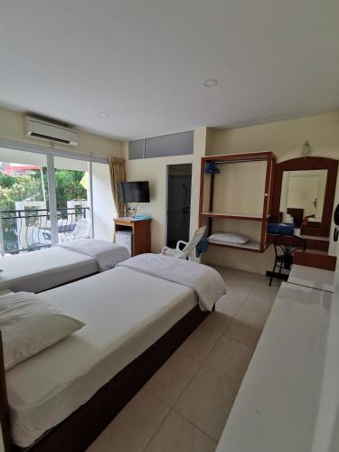 room detail thumbnail 0